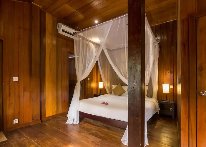 Wat Bo House By Angkor *